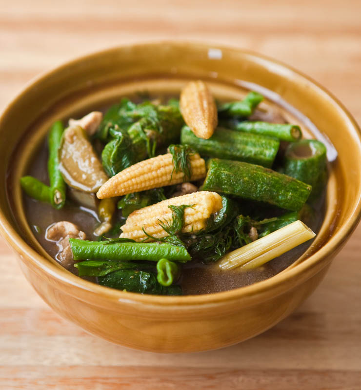 Gaeng bawt with alternative vegetables